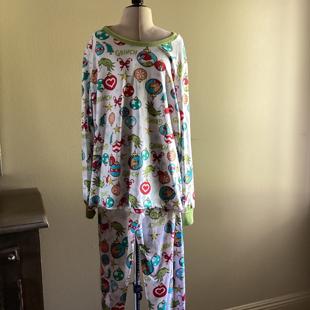 Dr. Seuss The Grinch Christmas Mens pajamas